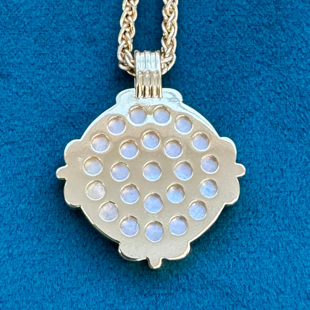Roses - Shell Cameo