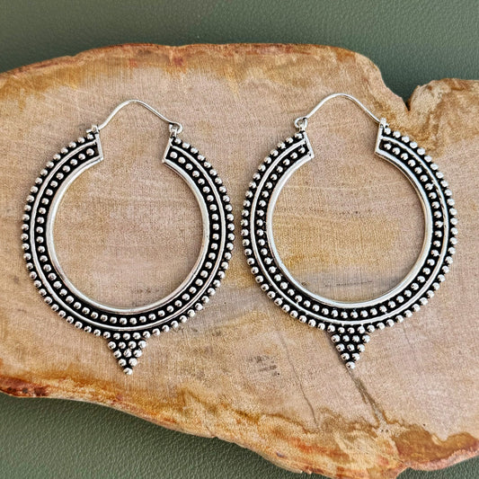Sundra Hoops