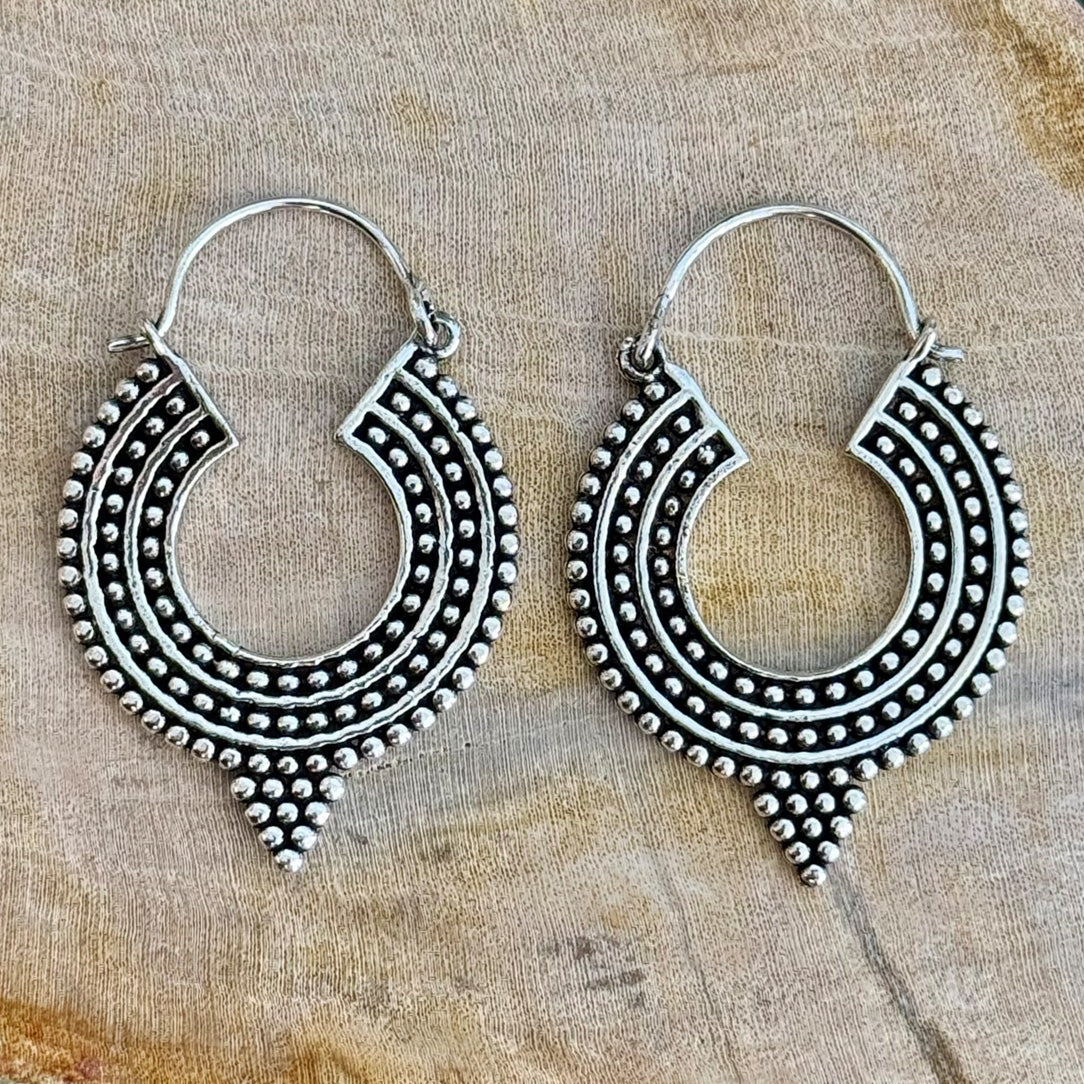 Sundra Hoops