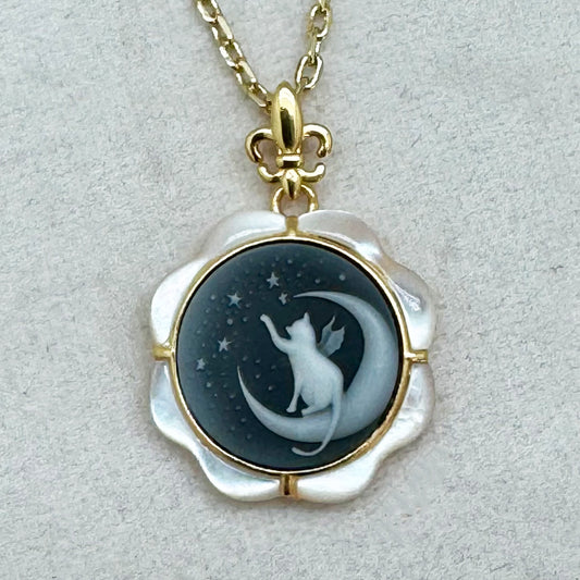 Artemis Fleur - Agate Cameo