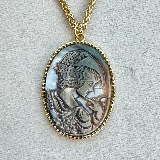 Hannah - Black Shell Cameo