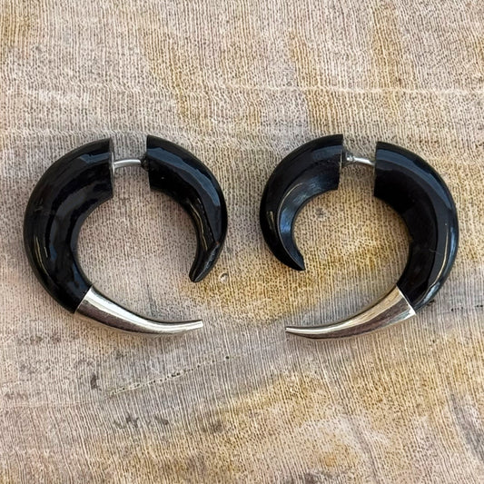 Silver Tipped Curved Hooks - Horn