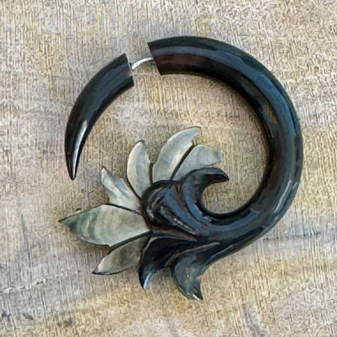 Ambrosia Flowers - Horn & Shell