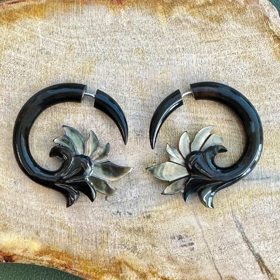 Ambrosia Flowers - Horn & Shell