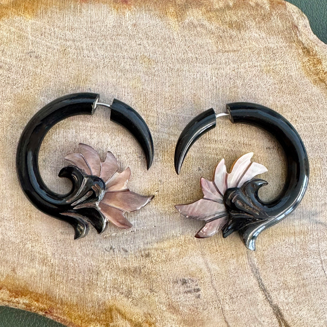 Ambrosia Flowers - Horn & Shell