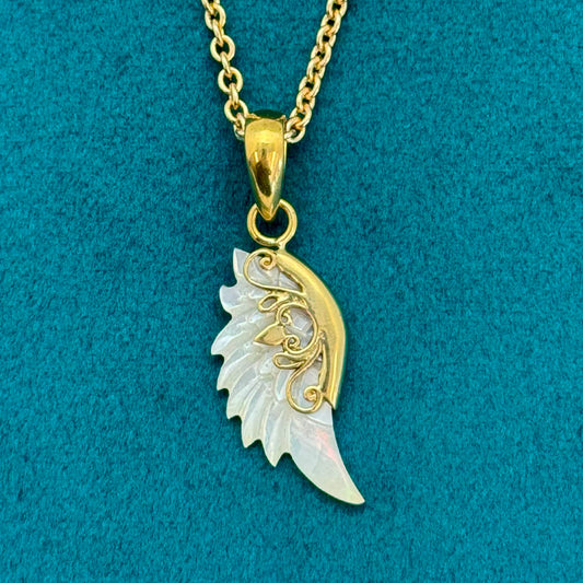 Zolena Feather Pendant - Shell