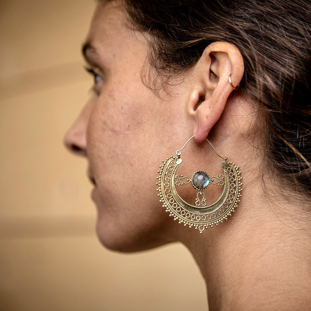 Laili Hoops