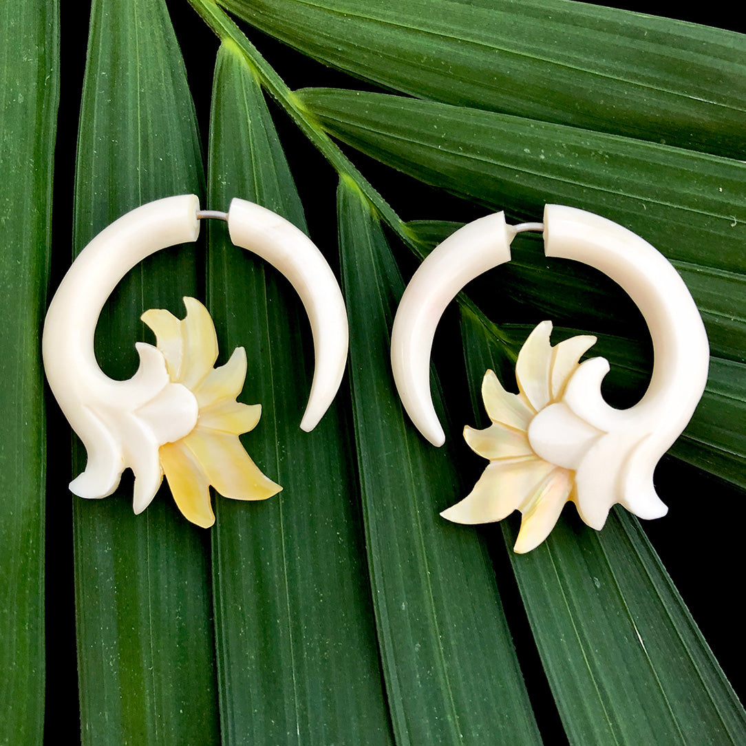 Ambrosia Flowers - Bone & Shell