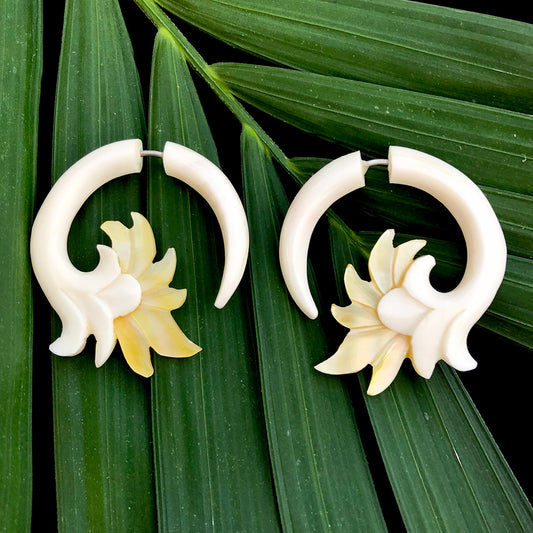 Ambrosia Flowers - Bone & Shell